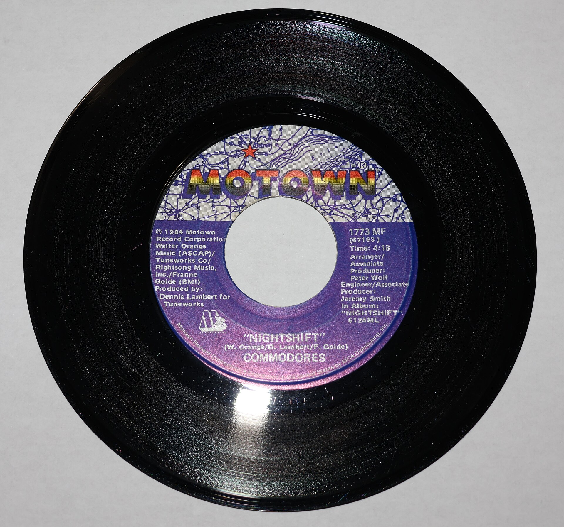 Motown 7 英寸单曲的盘标，印有目录号